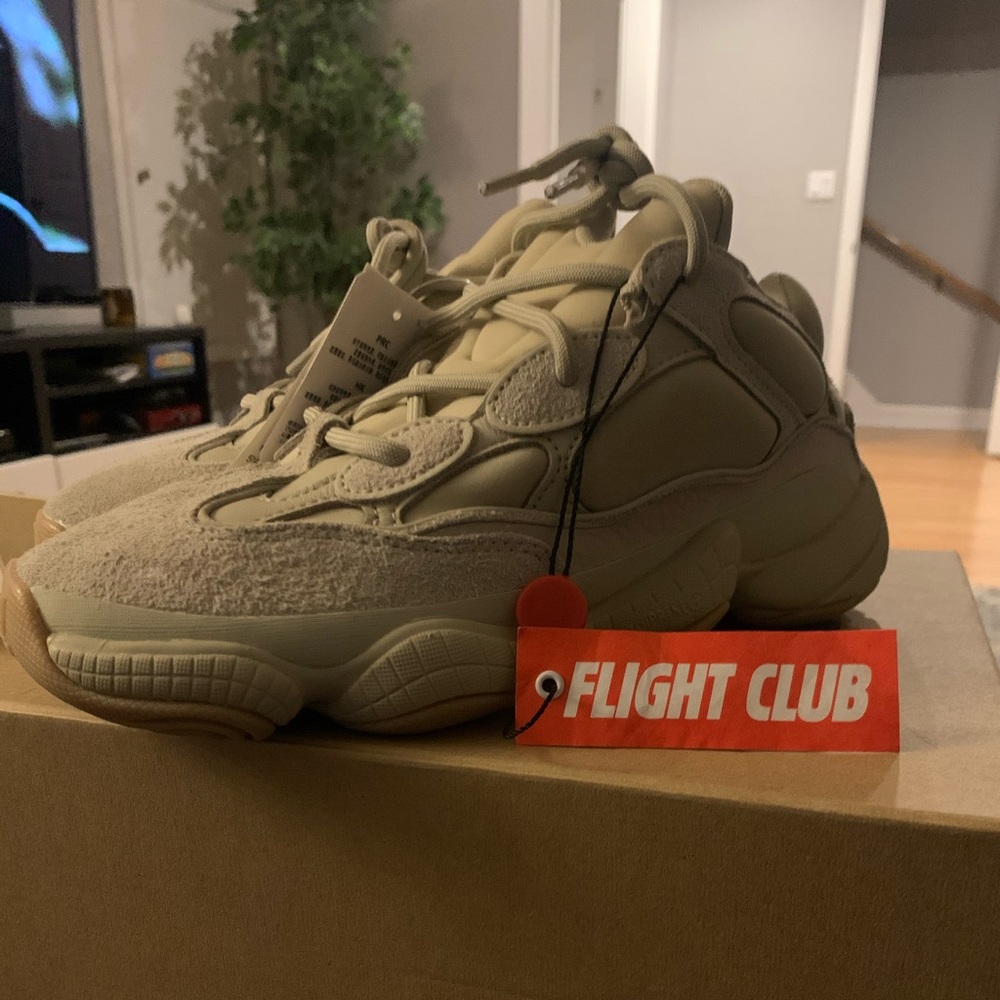 Men’s size 6 yeezy stone.